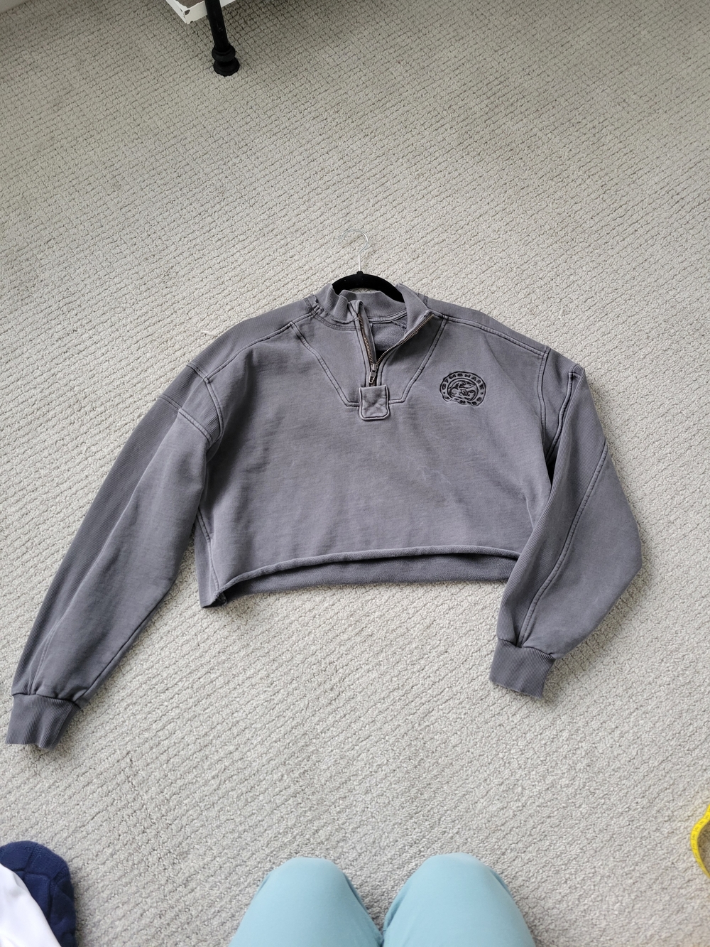 Gymshark Cropped Sweatshirt in Heather Gray